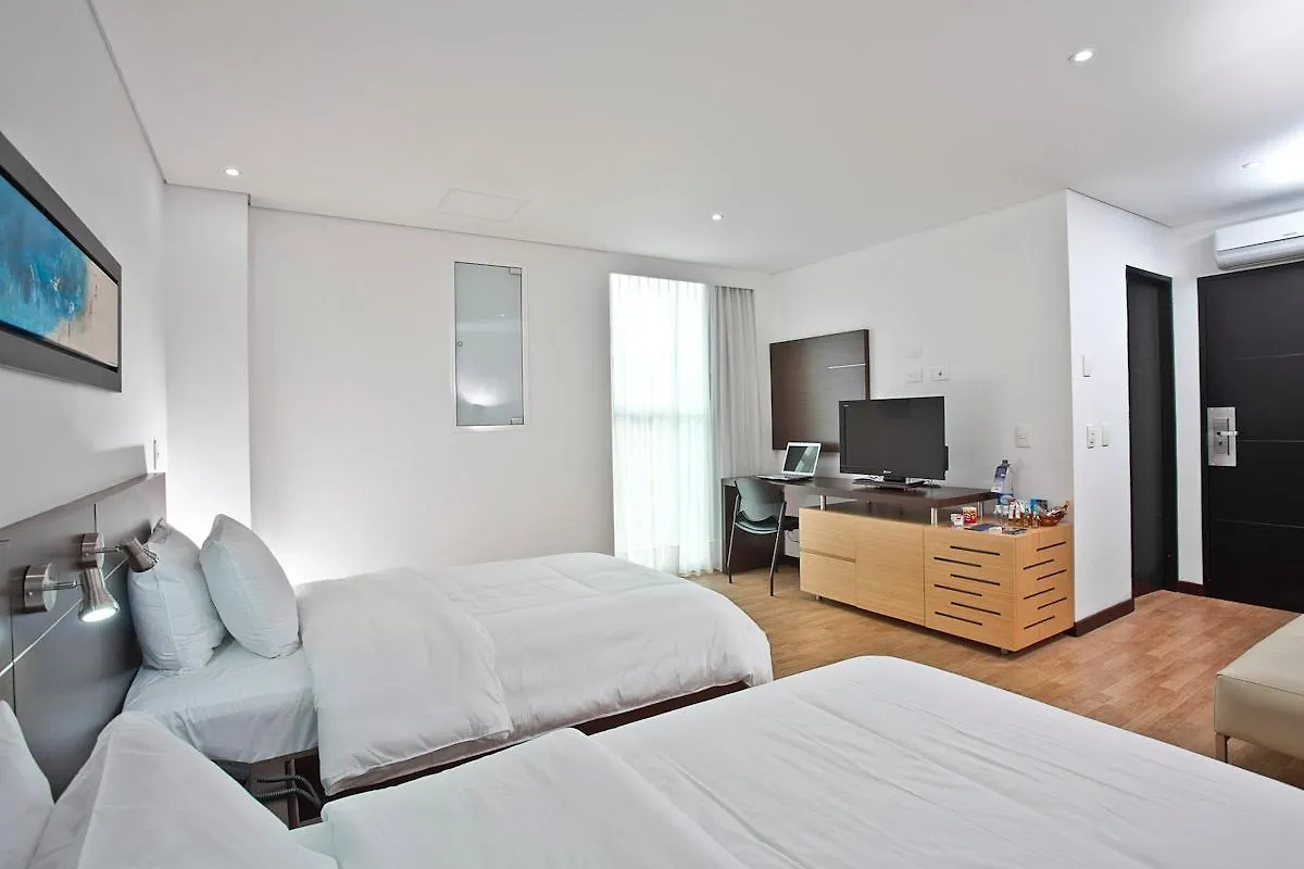Hotel Sky Medellín